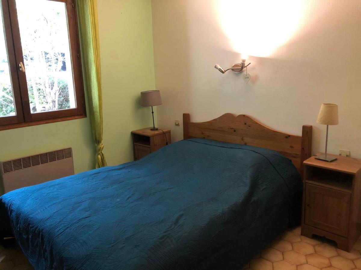 Hotel Les Persedes Lavilledieu  ภายนอก รูปภาพ
