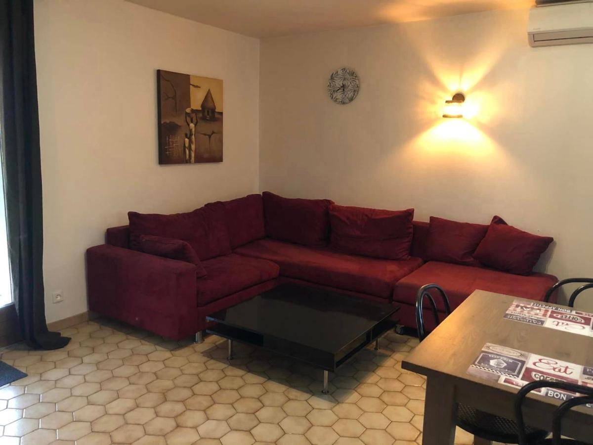 Hotel Les Persedes Lavilledieu  ภายนอก รูปภาพ