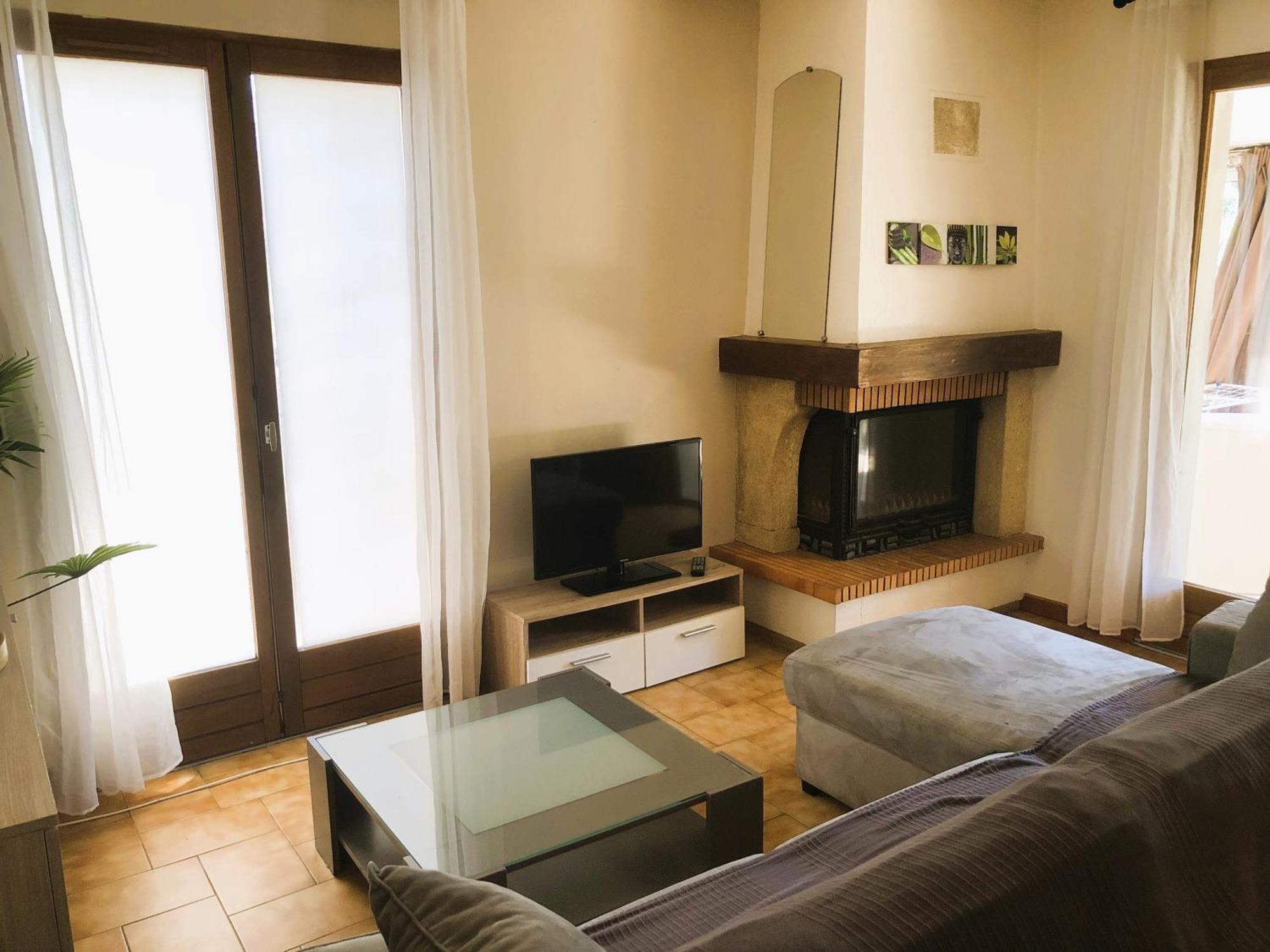 Hotel Les Persedes Lavilledieu  ภายนอก รูปภาพ