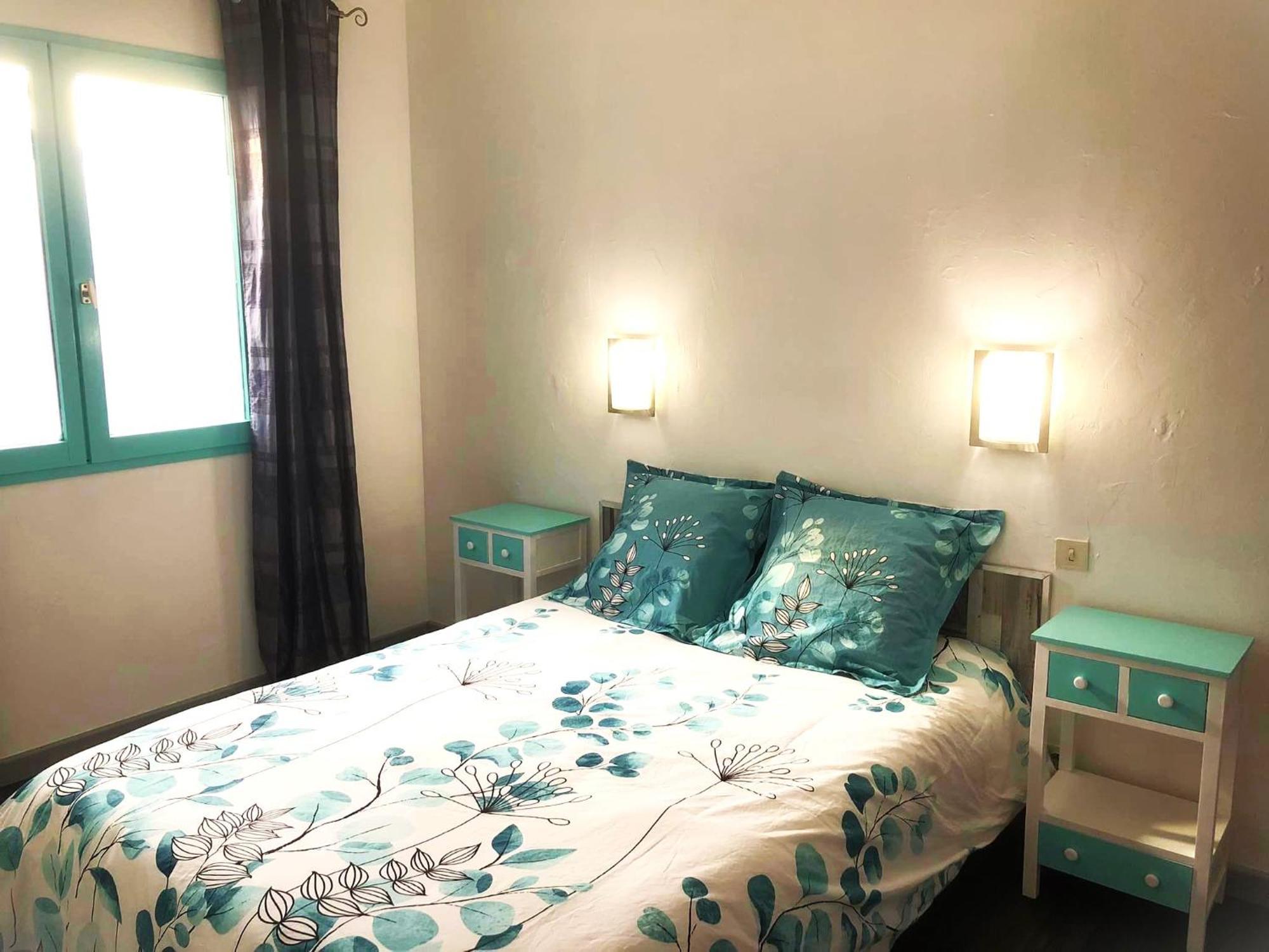 Hotel Les Persedes Lavilledieu  ภายนอก รูปภาพ