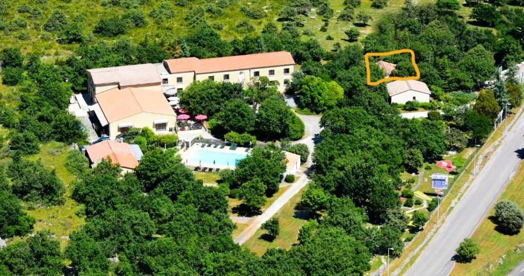 Hotel Les Persedes Lavilledieu  ภายนอก รูปภาพ