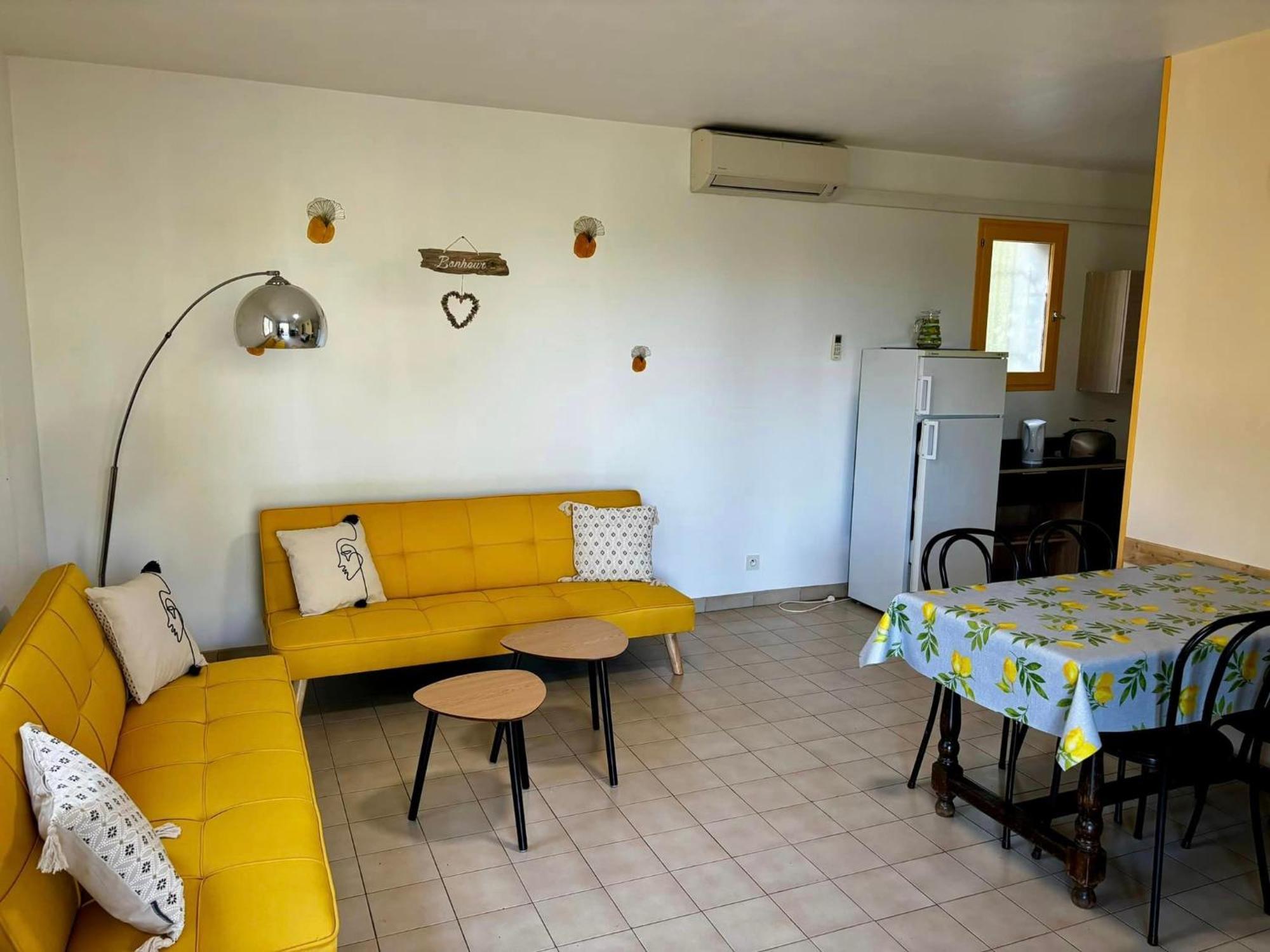 Hotel Les Persedes Lavilledieu  ภายนอก รูปภาพ