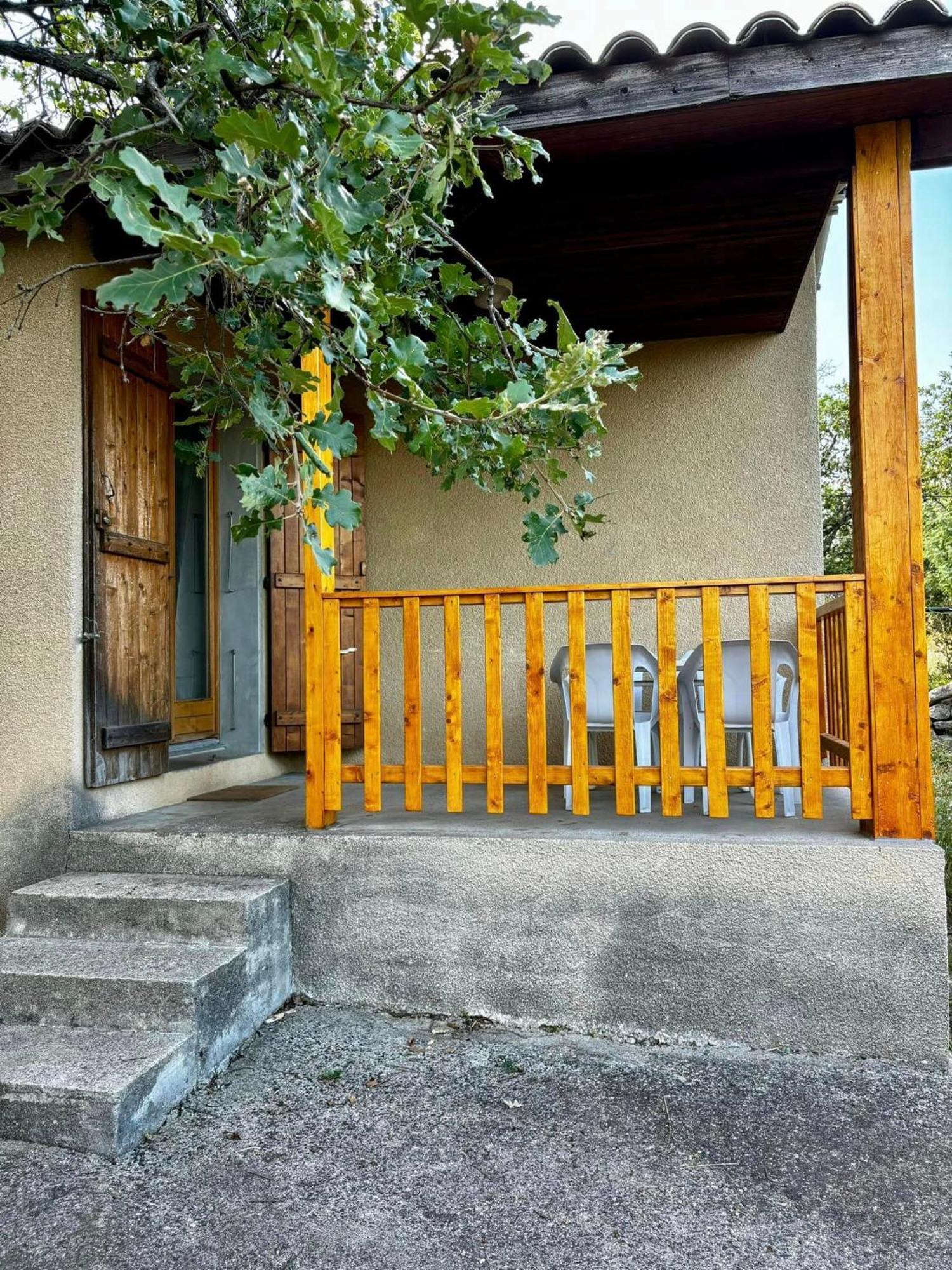 Hotel Les Persedes Lavilledieu  ภายนอก รูปภาพ