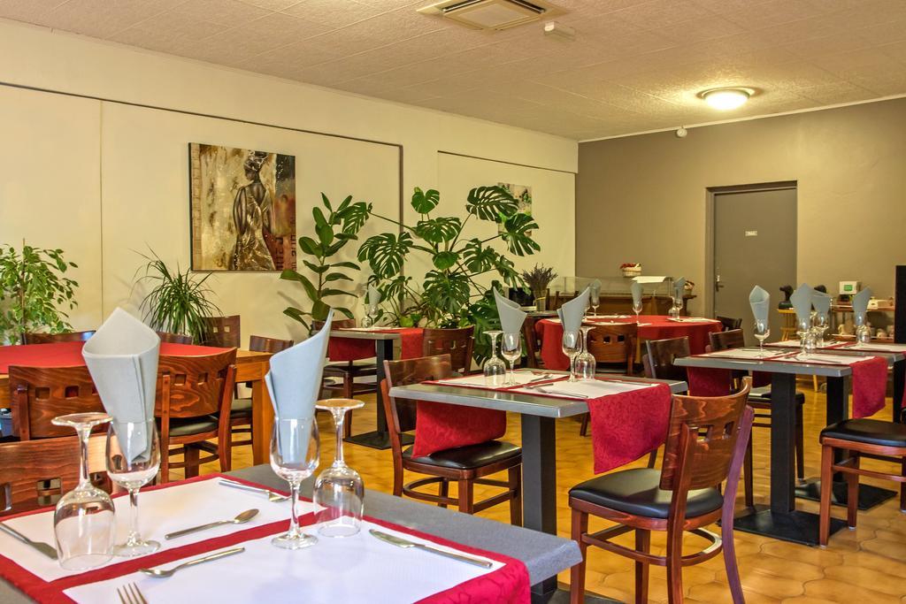 Hotel Les Persedes Lavilledieu  ภายนอก รูปภาพ