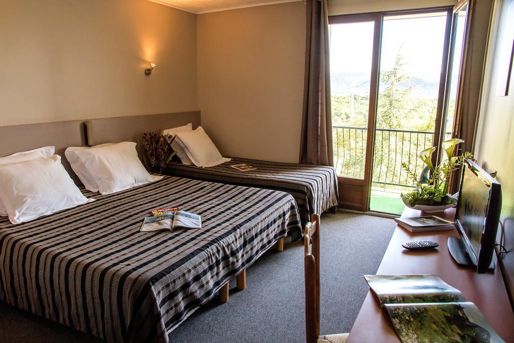 Hotel Les Persedes Lavilledieu  ภายนอก รูปภาพ