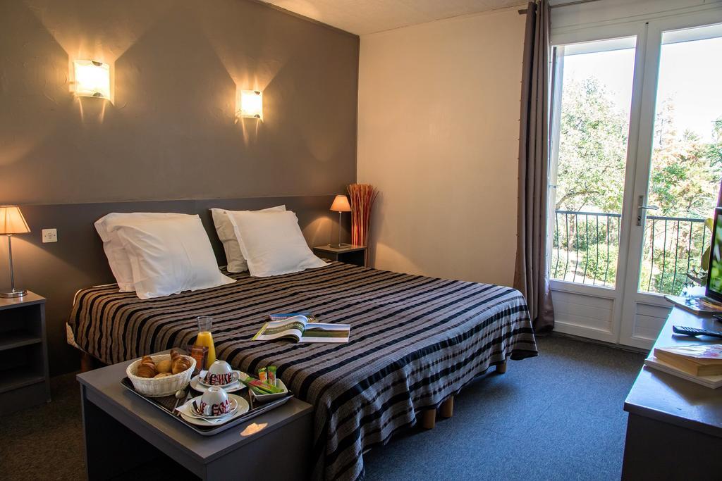 Hotel Les Persedes Lavilledieu  ภายนอก รูปภาพ