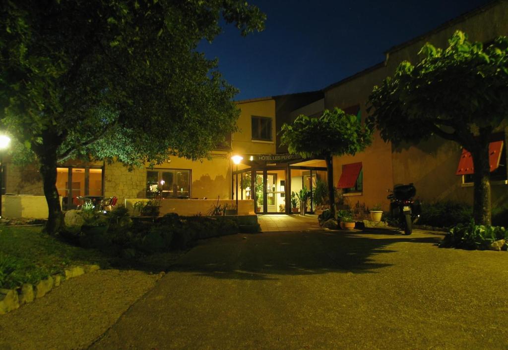 Hotel Les Persedes Lavilledieu  ภายนอก รูปภาพ